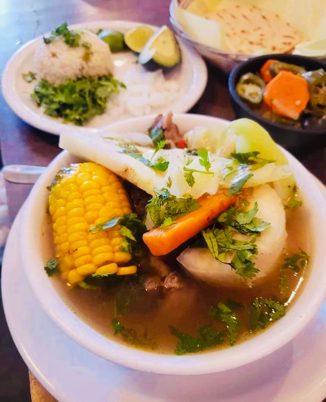 Caldo de res